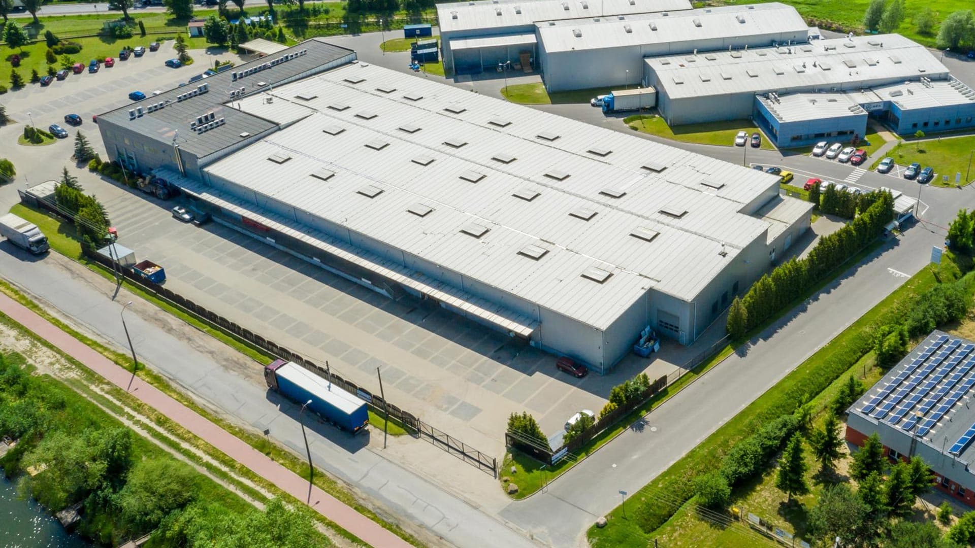 Modern Logistic & Warehouse in Noida